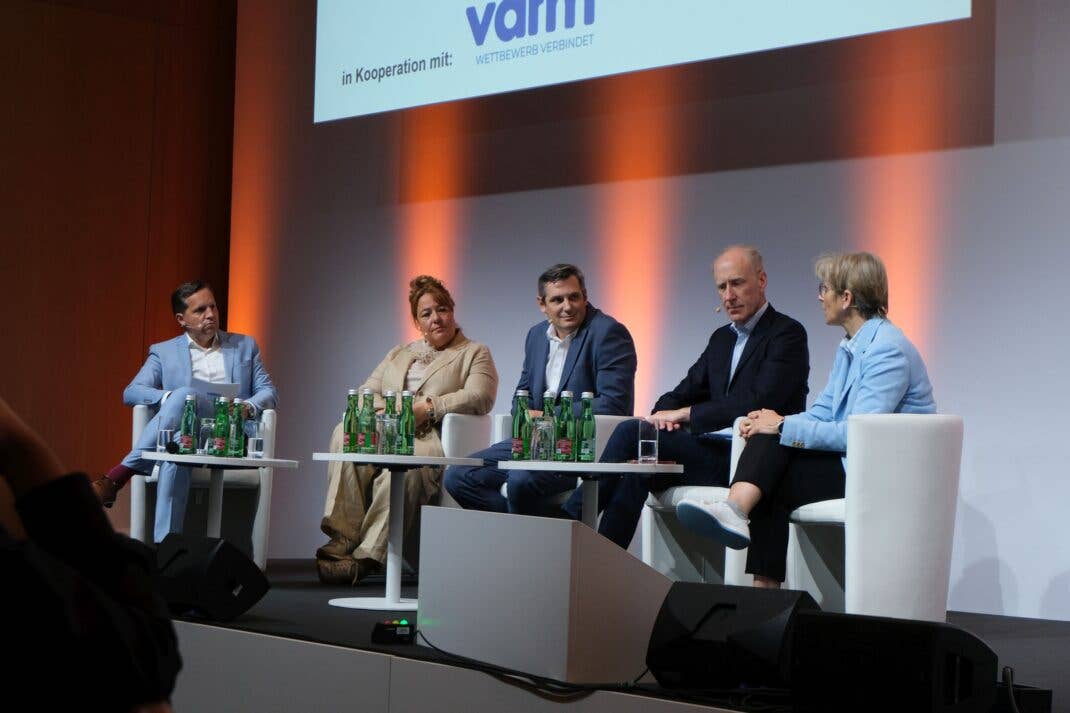 Eine Diskussionsrunde auf der Anga Com