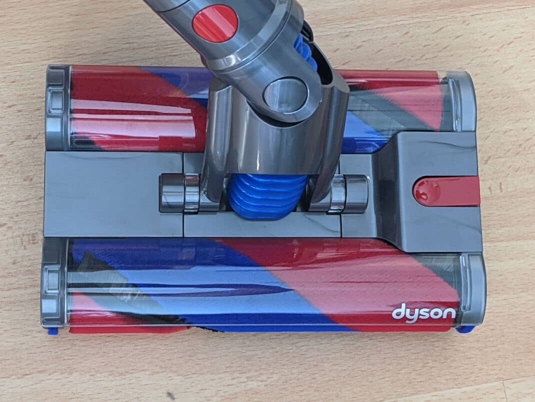 Die Bodendüse des Dyson Omni-glide Akku-Staubsaugers