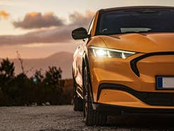 E-Auto: Dieser beliebte Hersteller gibt Fehler zu und plant jetzt um E-Auto: Dieser beliebte Hersteller gibt Fehler zu und plant jetzt um