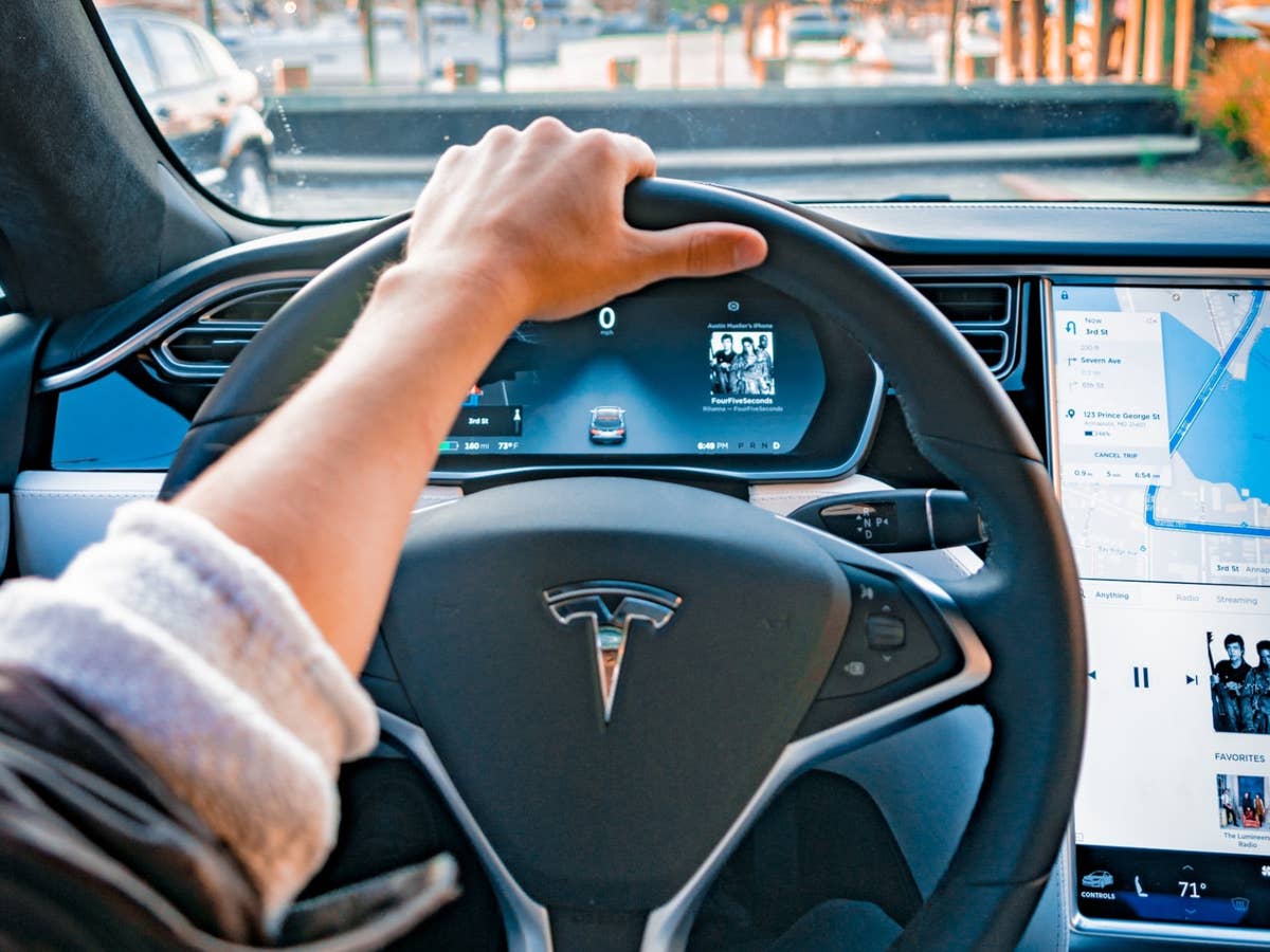 E-Auto verursacht massive Kopfschmerzen: Deshalb ist der Verbrenner besser E-Auto verursacht massive Kopfschmerzen: Deshalb ist der Verbrenner besser