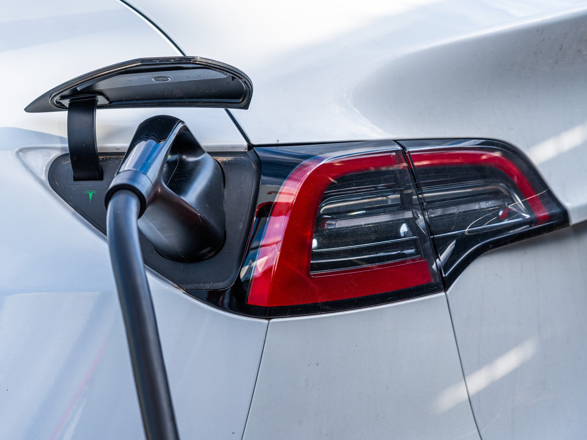 #E-Autos: Tesla Model Y stampft alles in den Boden