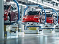 E-Autos werden gefertigt