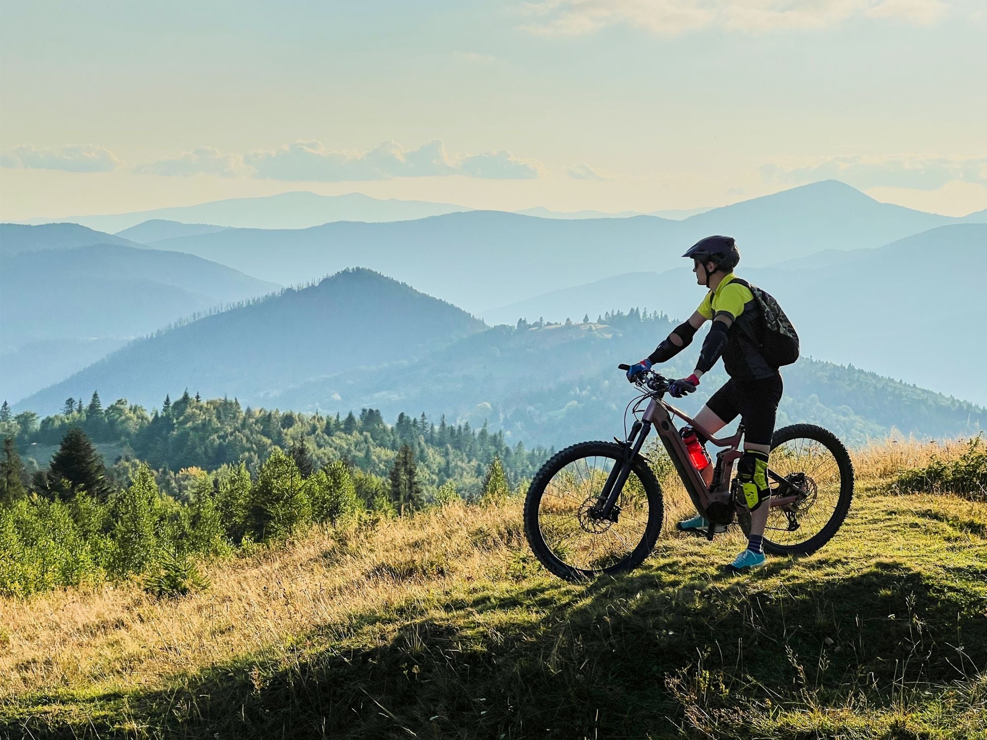 Marken-E-Bikes von Cube und Co. stark reduziert: Bis zu 58 Prozent Rabatt sind möglich