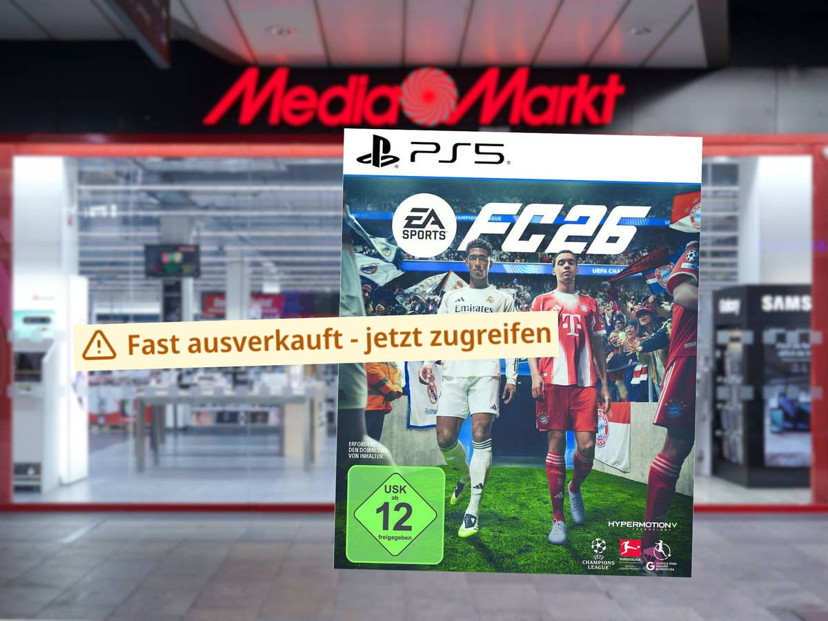 EA FC 26 PS5-Version im Vordergrund, dahinter ein MediaMarkt-Store