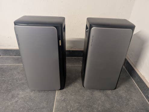 Ecoflow Stream Ultra (links) und AC Pro (rechts) Vorderseite