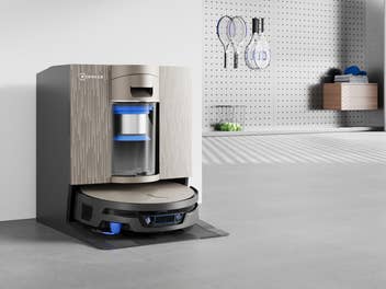 Ecovacs Deebot X12S in der Station