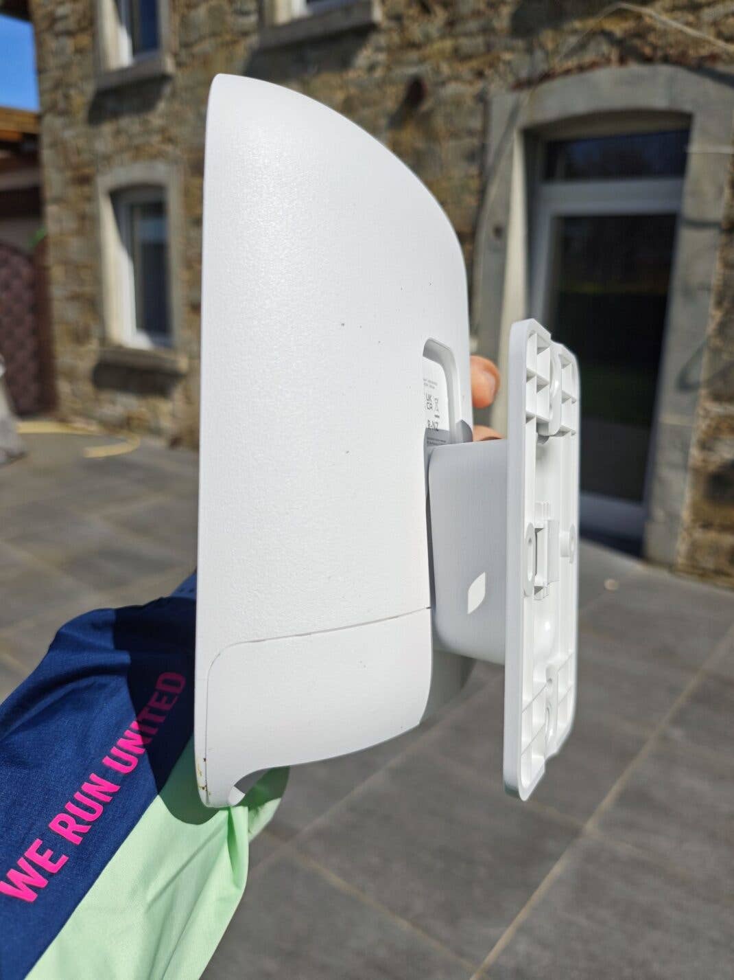 Die Befestigungsmöglichkeit des eero 7 Outdoor