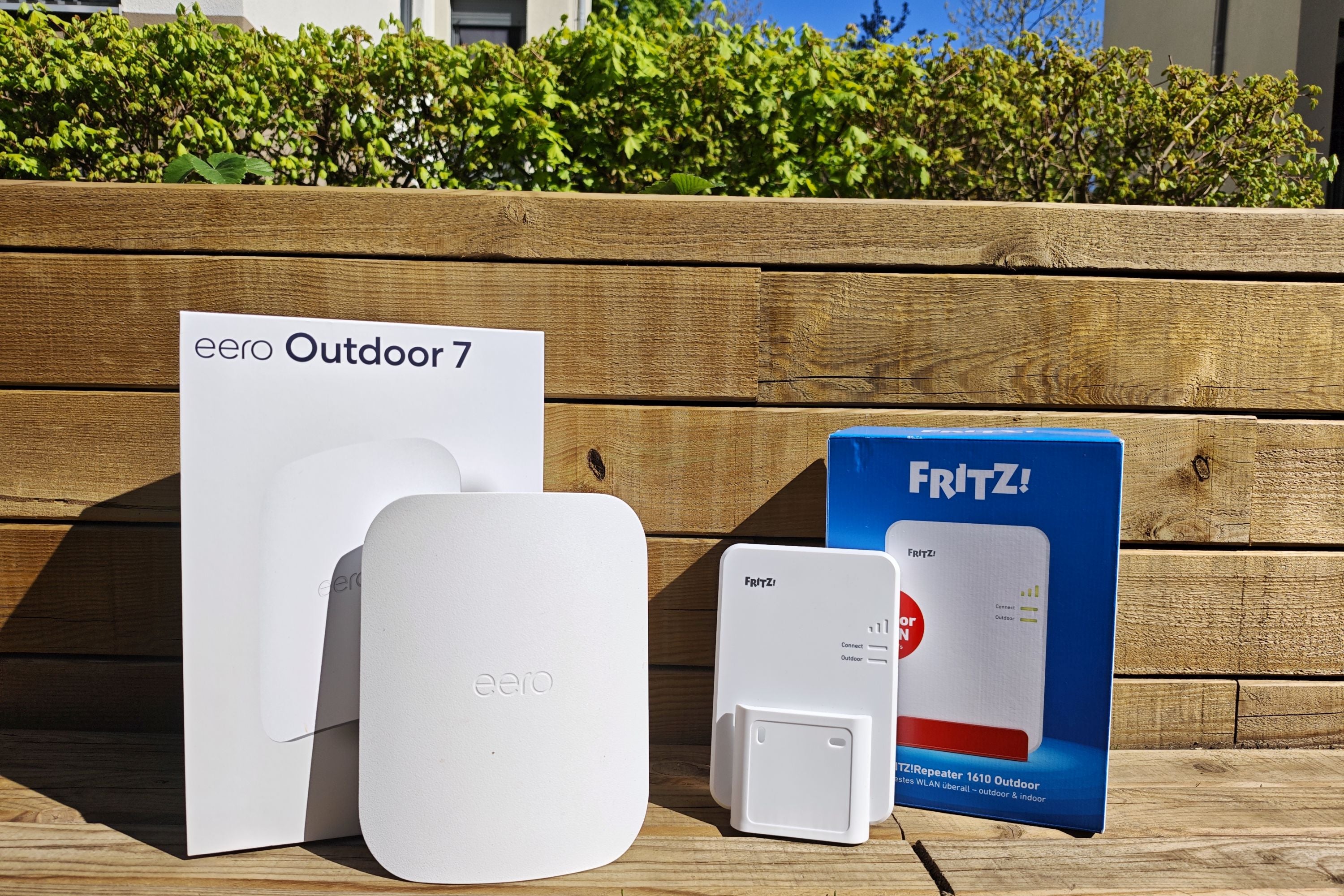 WLAN im Garten: Welcher Outdoor-Repeater passt besser zu dir?