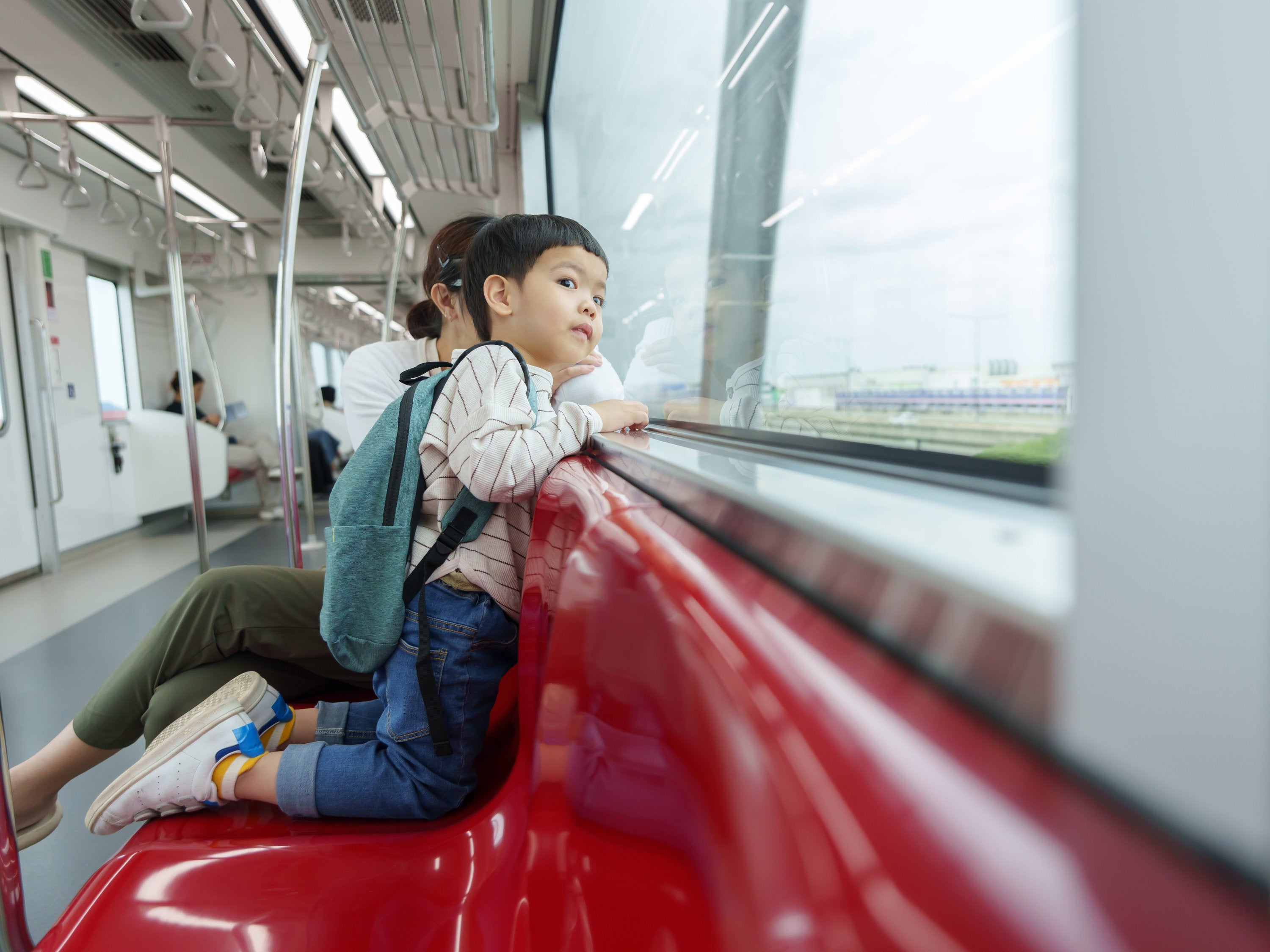 In-diesem-Wagen-sind-Kinder-verboten-nderung-bei-der-Bahn-sorgt-f-r-Kritik