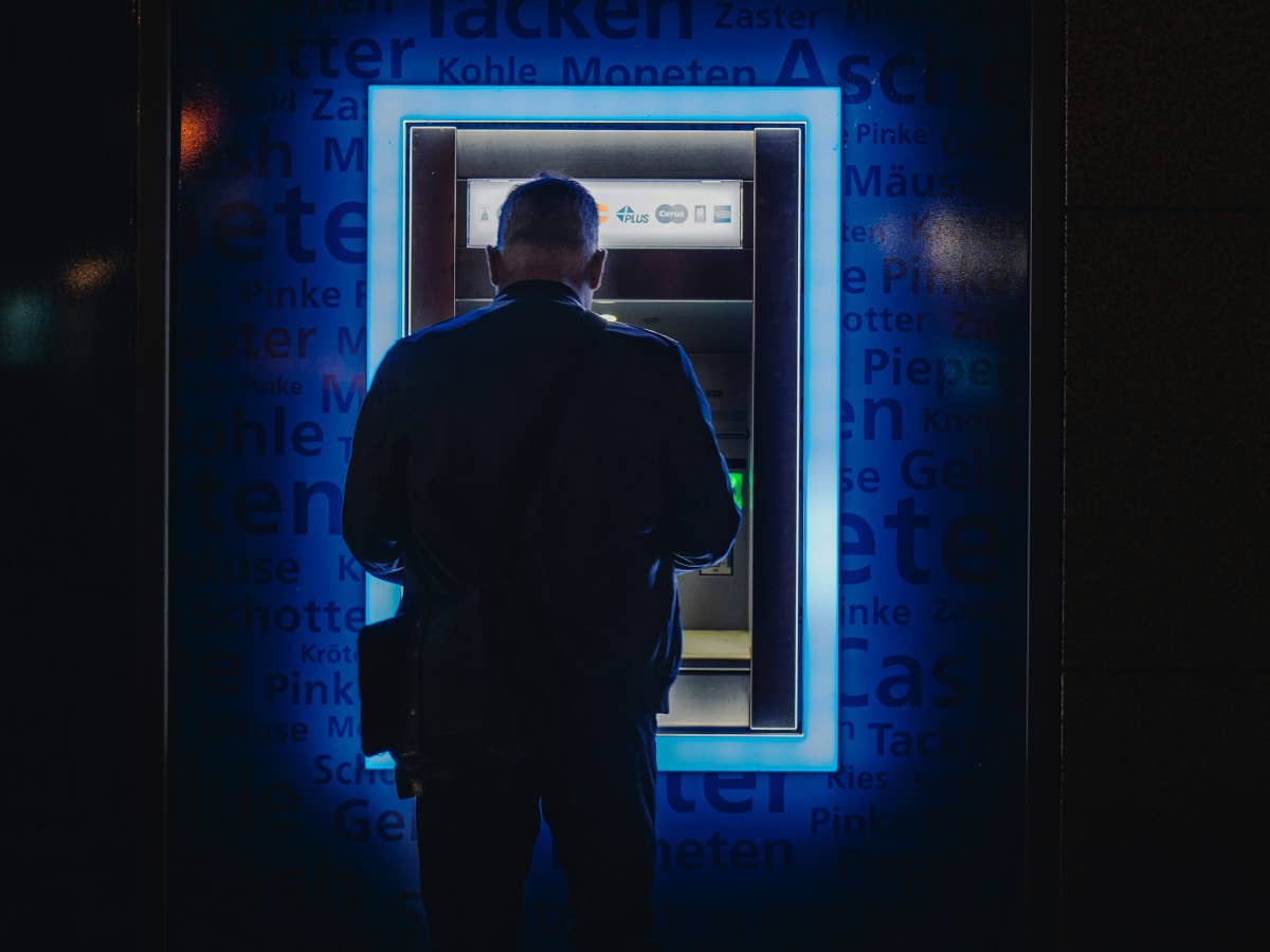Eine der größten Banken Deutschlands unter Beschuss: Das sollten Kunden jetzt wissen Eine der größten Banken Deutschlands unter Beschuss: Das sollten Kunden jetzt wissen