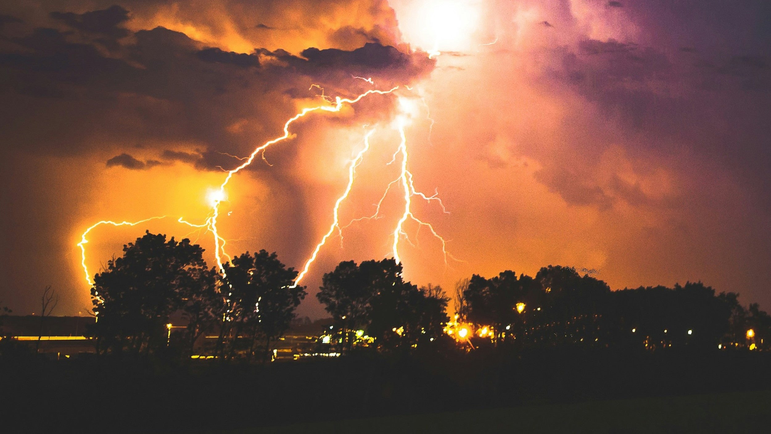 Ernster-Grund-Deshalb-warnen-Beh-rden-vor-Fahrr-dern-und-Kellern-bei-Unwetter