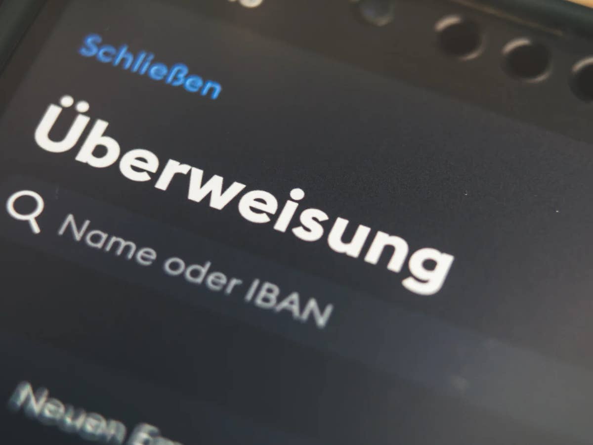 Banken warnen: Das sollte man bei einer Überweisung niemals tun Fast jeder Deutsche bekommt eine neue Kontonummer – zusätzlich zur IBAN