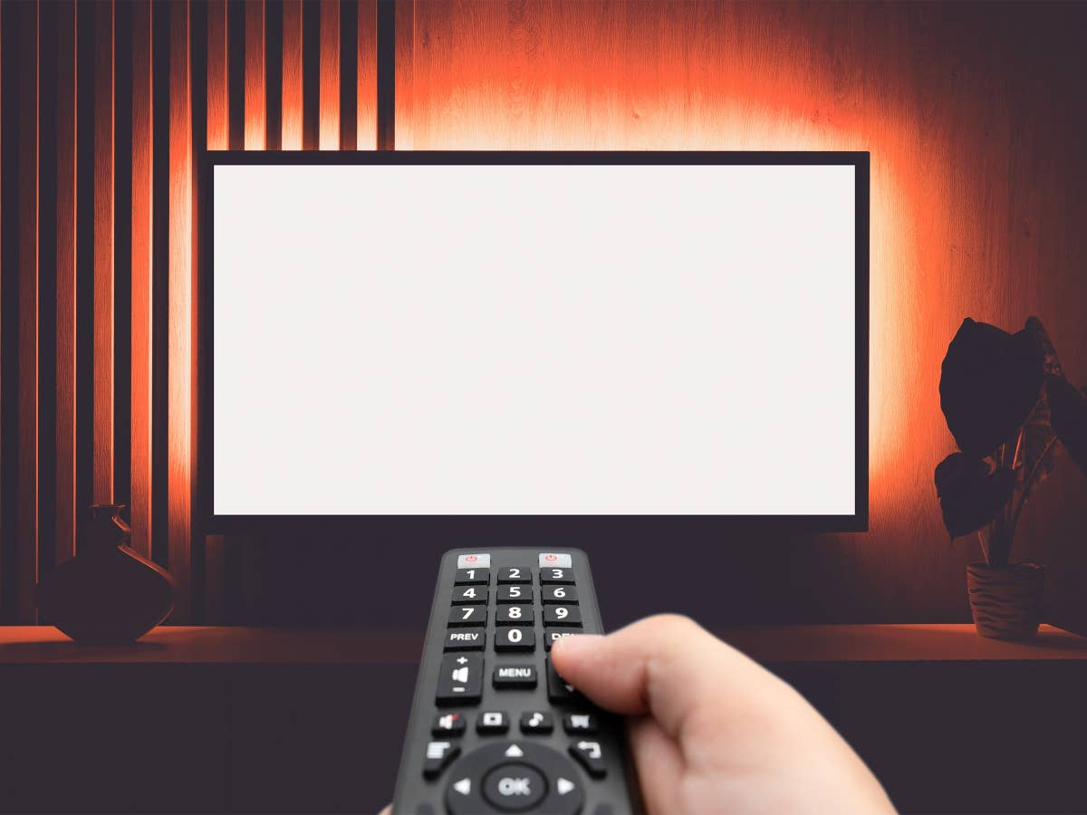 Fernbedienung und Fernseher