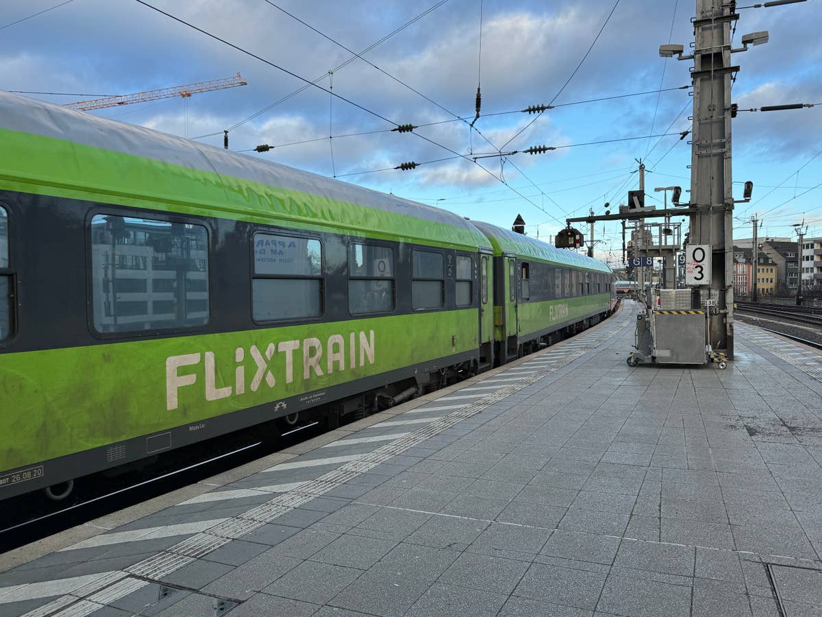 Ein Zug von Flixtrain