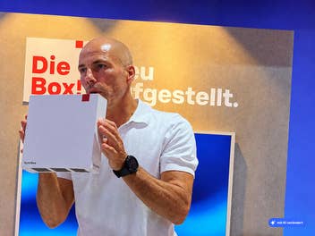 Fritz!-Chef Jan Oetjen zeigt die neue FritzBox