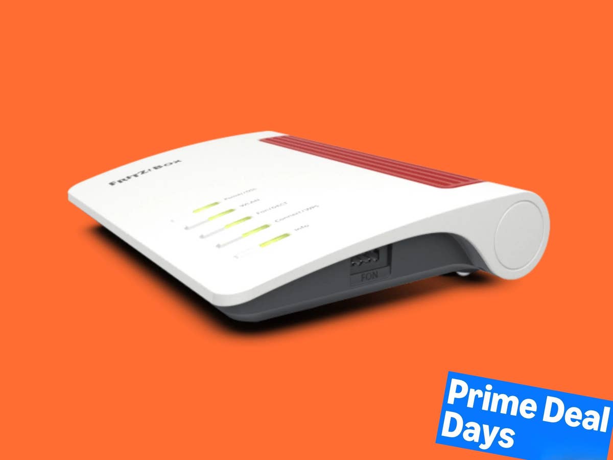 Ein FritzBox-Router auf orangem Grund, Einblendung mit Hinweis zu Prime Deal Days