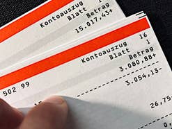 Frühstartrente: Staat rechnet mit 53.000 Euro, die Sparkasse mit 957.000 Euro
