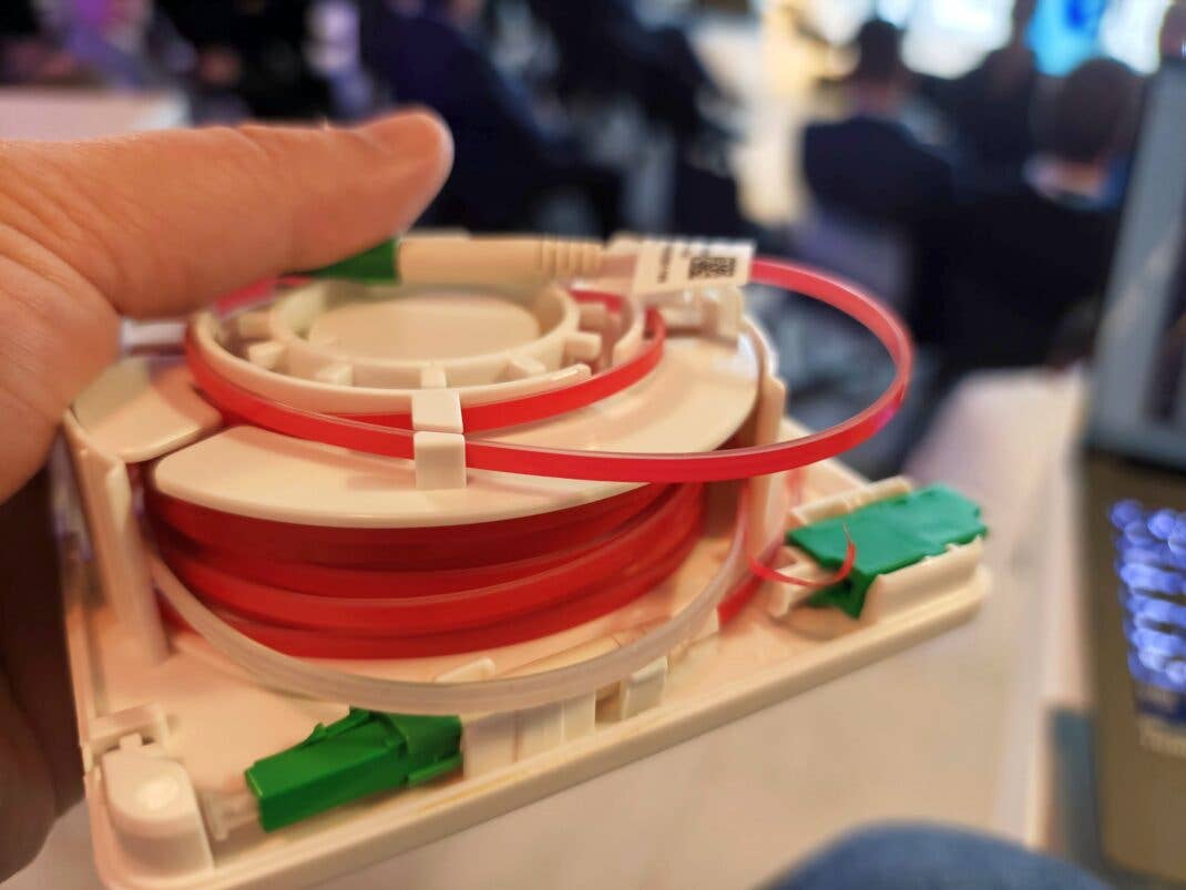 FTTR: Glasfaser zum Kleben