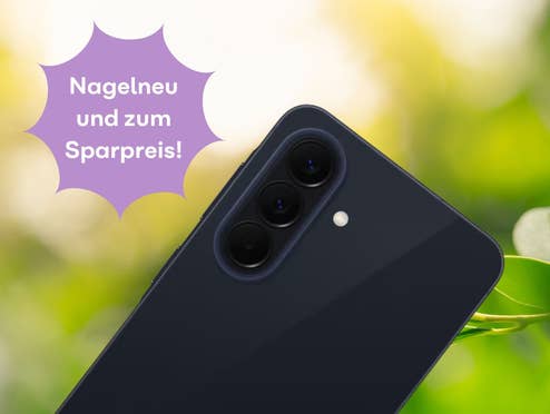 Samsung Galaxy A57 5G vor Natur-Hintergrund