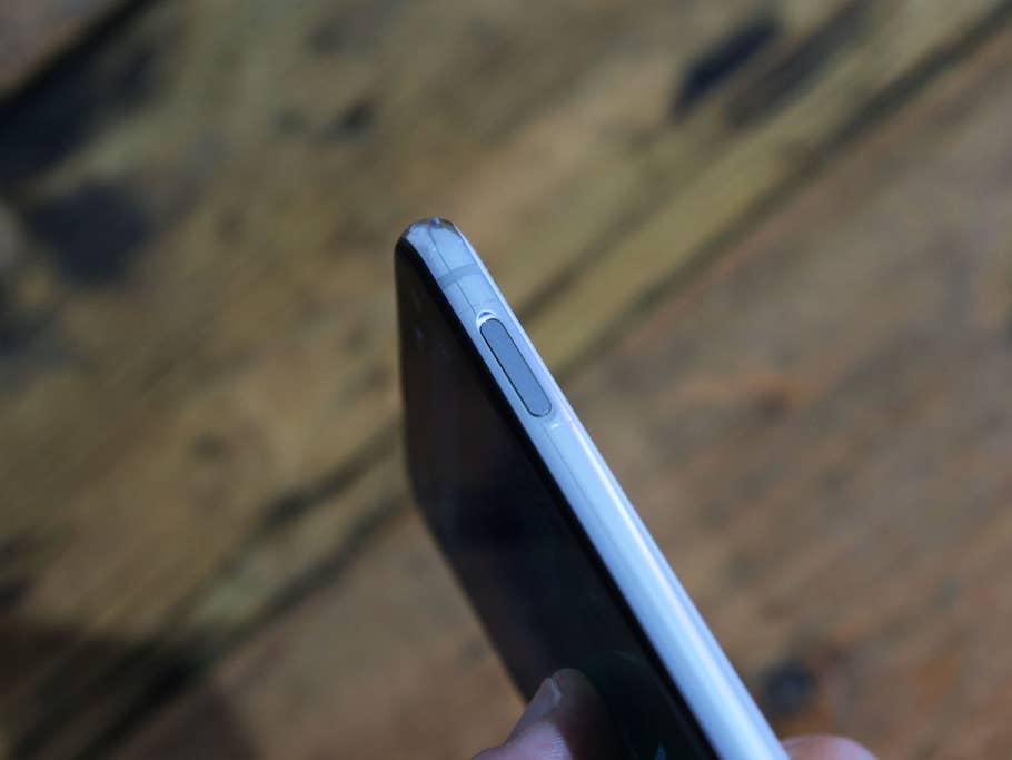 Hands-On Foto des Samsung Galaxy S10e
