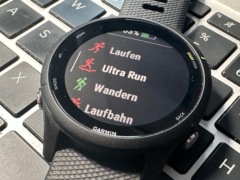 Sportmodi auf der Garmin Forerunner 255.