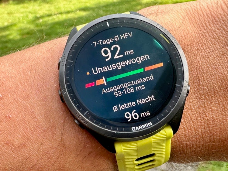 Anzeige zum HFV-Status auf der Garmin Forerunner 965.