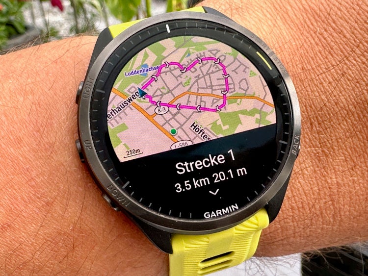 RoundTrip-Routing auf der Garmin Forerunner 965.