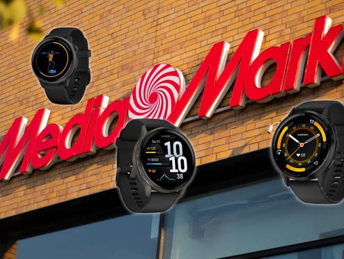 Garmin-Smartwatches vor einem MediaMarkt-Logo