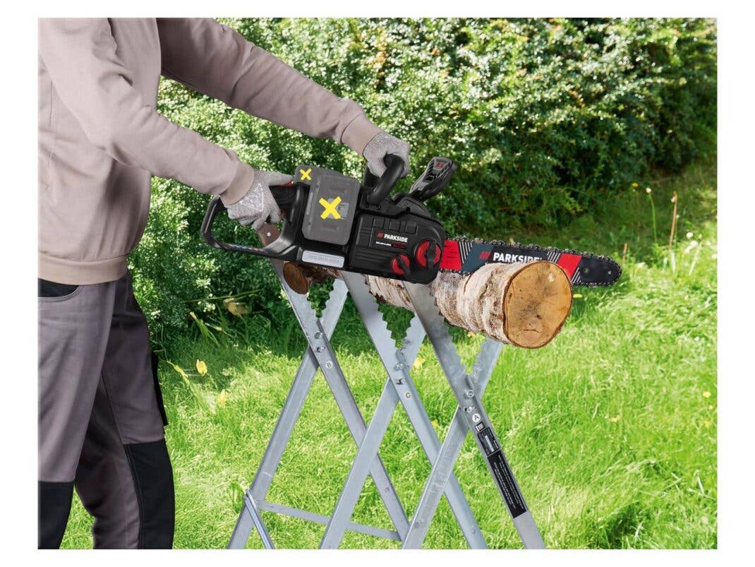 Akku-Kettensäge im Angebot