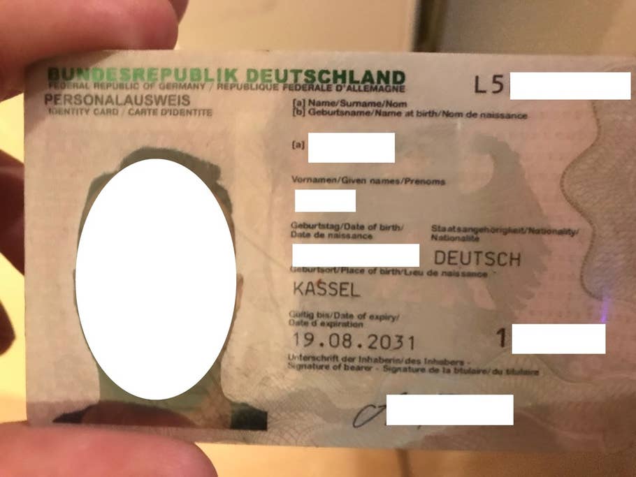 Urkundenfälschung, Personalausweis