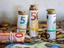 Geldscheine in Rollen