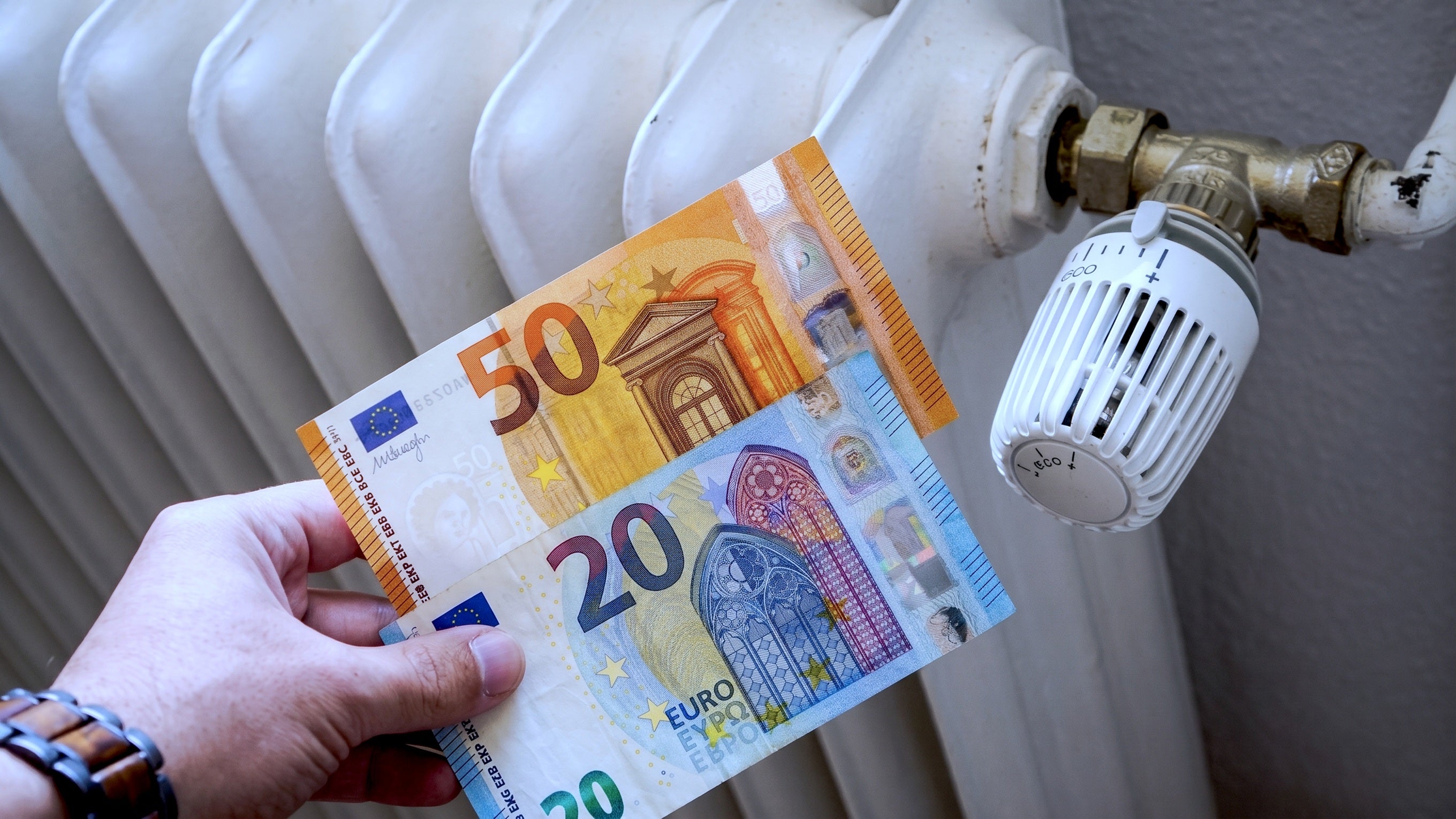 Nachts durchheizen oder abschalten? Was am meisten Geld spart