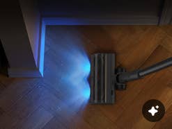 Dreame R20 Akkusauger saugt einen Boden