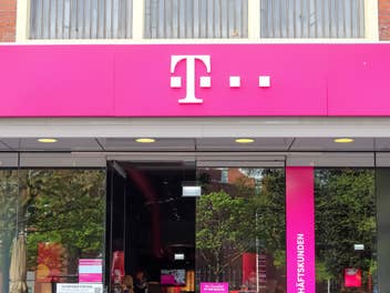 Geschäft der Deutschen Telekom in einer deutschen Innenstadt