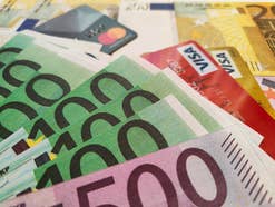 Geschenk vom Staat - Arbeitnehmer erhalten mehr Geld