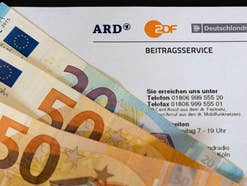 GEZ-Brief und einige Euroscheine