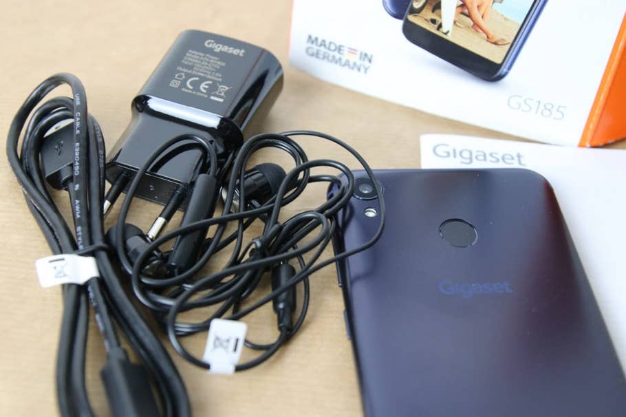 Gigaset GS185 - Unboxing des Smartphones