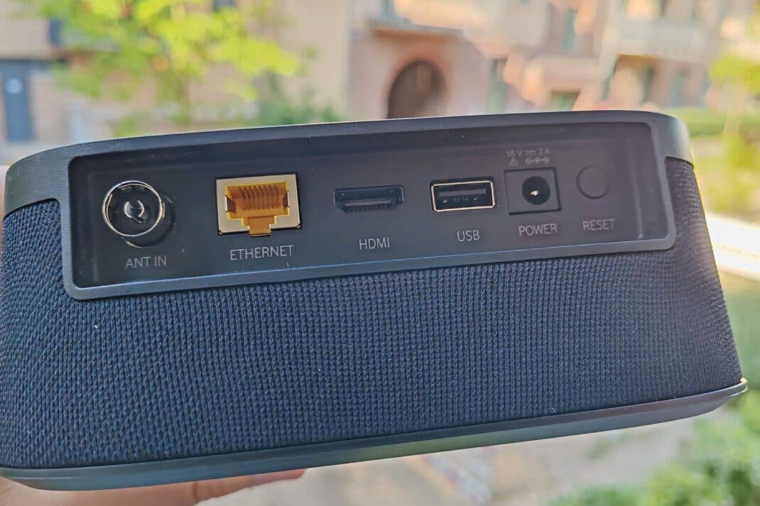 Die Anschlüsse des Giga TV Home Sound