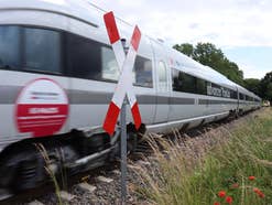 Das advanced Train Lab, ein rollendes Labor im ICE, testet besseres Handynetz im ICE Das advanced Train Lab, ein rollendes Labor im ICE, testet besseres Handynetz im ICE