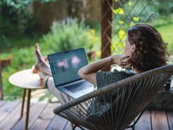 Glasfaser auf dem Land: Bei diesem Anbieter hast du hohe Chancen auf schnelles Internet