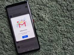 Googles E-Mail-App GMail auf einem Handy-Display