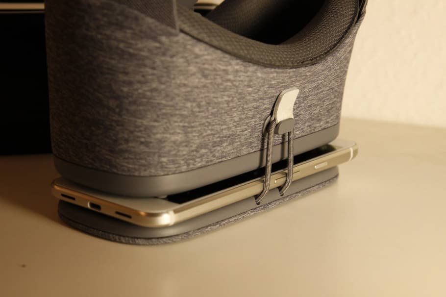 Google Daydream View und Samsung Galaxy Gear VR