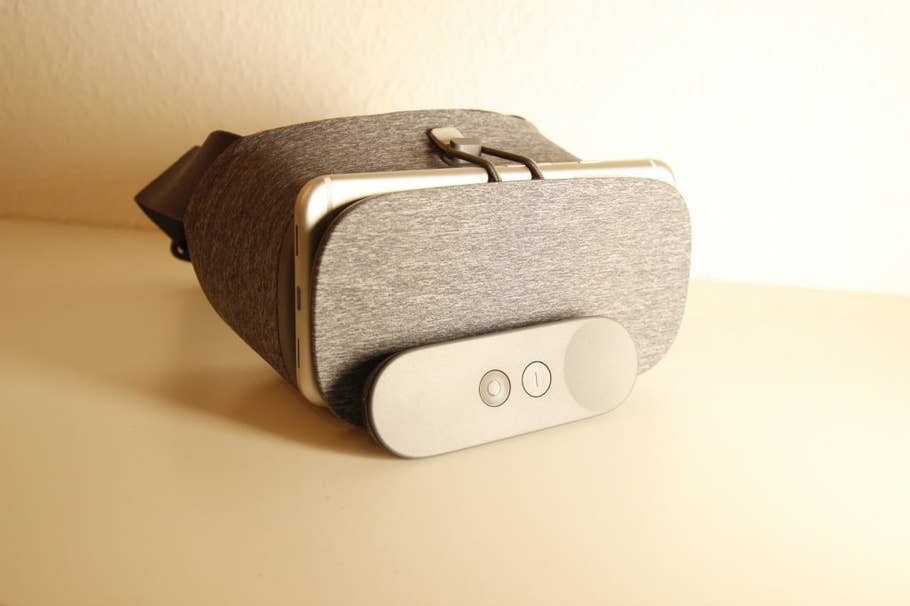 Google Daydream View und Samsung Galaxy Gear VR