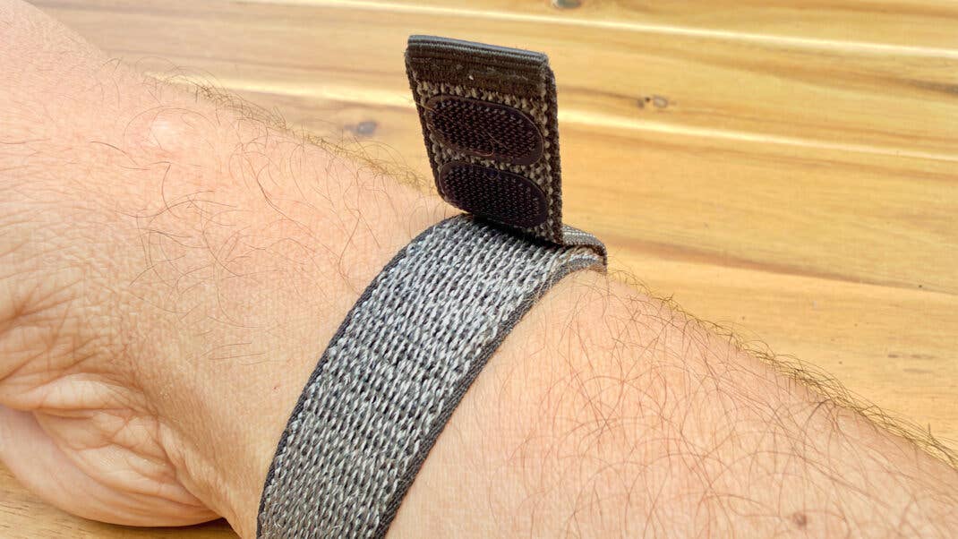 Klettverschluss am Google Fitbit Air.