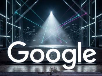 Google-Schriftzug vor Rampenlicht