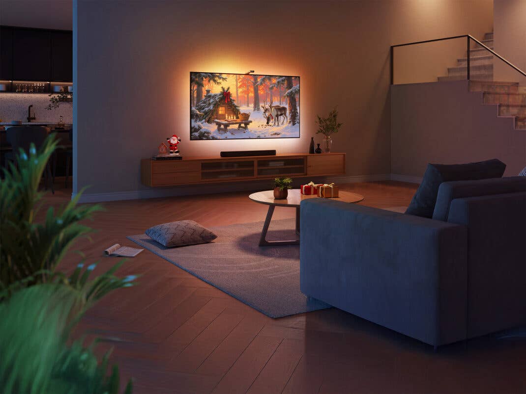 Ein smart TV mit intelligenter Hintergrundbeleuchtung.