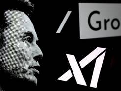 Elon Musk im Profil, daneben das Logo der xAI Grok