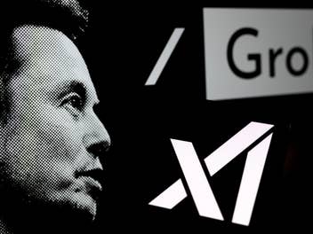 Elon Musk im Profil, daneben das Logo der xAI Grok