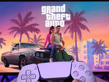 GTA 6 auf einem Fernseher davor ein PS5-Controller