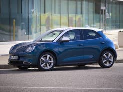 gwm-ora-03-seitlich-blau